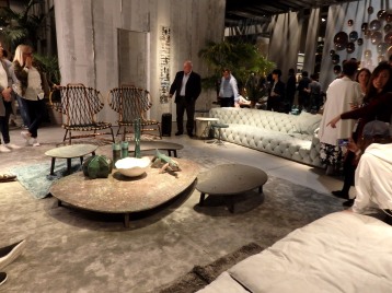 Living room at Baxter. I loved the coffee tables synthesis with the aligators ceramics!